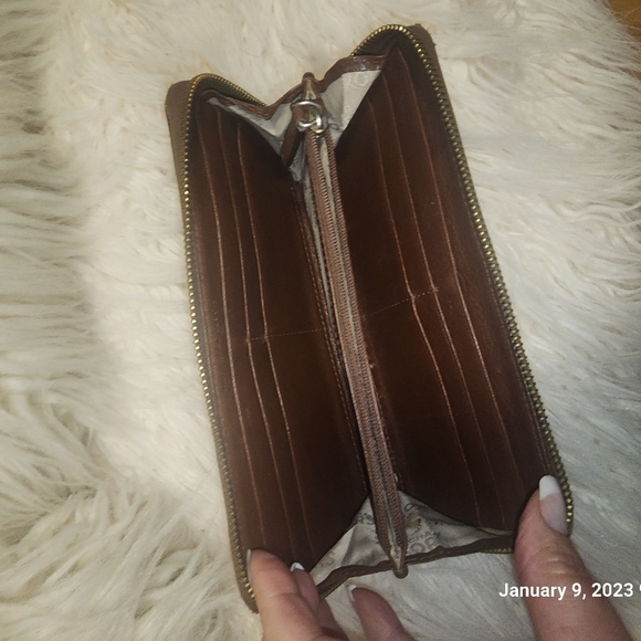 Michael Kors wallet - Picture 4 of 7